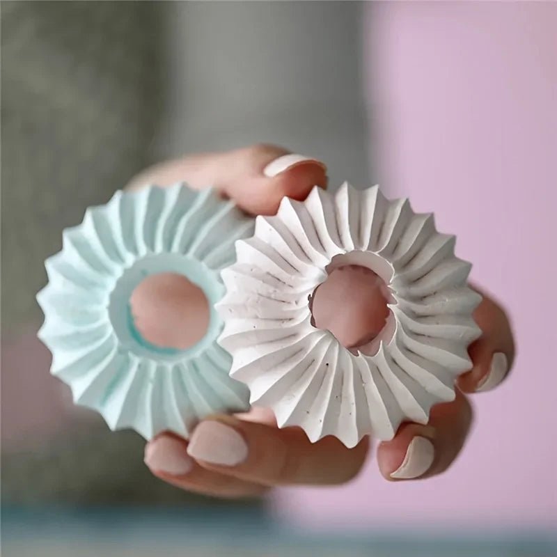 FlowerPipe Pro™ | Russian Piping Tip for Bakery - Style Flowers & Rosettes - amerivale
