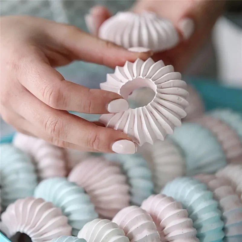 FlowerPipe Pro™ | Russian Piping Tip for Bakery - Style Flowers & Rosettes - amerivale